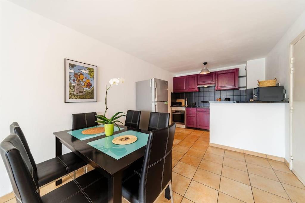Jade - Appt 2 Chb - 4 Personnes - A 200 M Du Lagon De Saint-Pierre - Residence Avec Belle Piscine Et Parking Prive - Sur Le Front De Mer Et A 2 Pas Du Centre-Ville De St-Pierre Zewnętrze zdjęcie